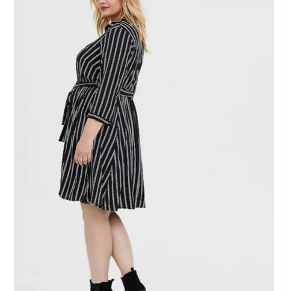 Dress - Picture 3 of 3